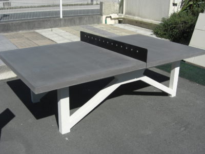 Table footvolley, table pingpong béton, table de jeux béton plateau courbé